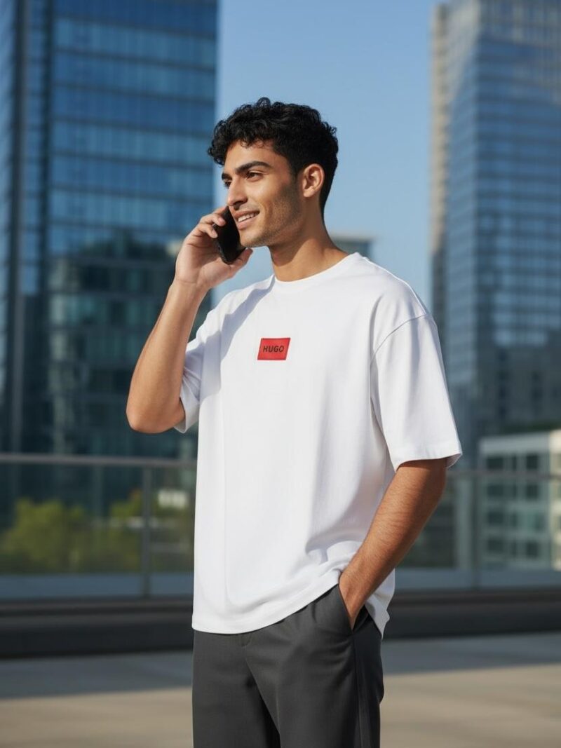 T-shirt Hugo Boss con stampa ricamata